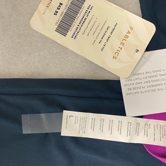 Fabletics PIA Front Twist Wide Elastic Bottom Band Thumbhole Cuffs Cropped L - Picture 13 of 15